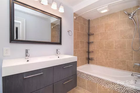 Bath - 809 Walker St, Kannapolis, NC 28081 photo 1 of 4