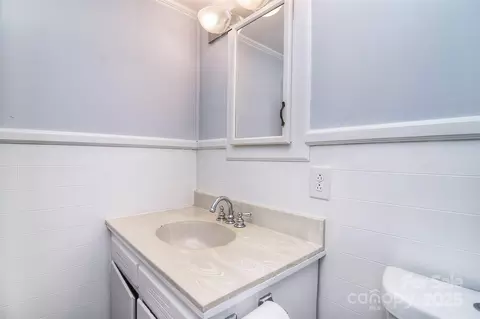 Bath - 809 Walker St, Kannapolis, NC 28081 photo 4 of 4