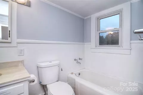 Bath - 809 Walker St, Kannapolis, NC 28081 photo 3 of 4