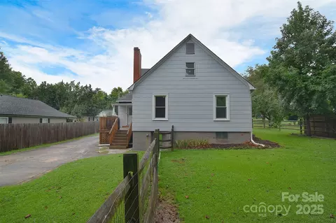 Exterior - 809 Walker St, Kannapolis, NC 28081 photo 2 of 3