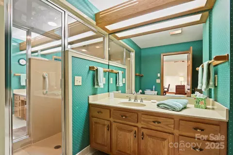 Bath - 1860 Hickory, Boone, NC 28607 photo 4 of 5
