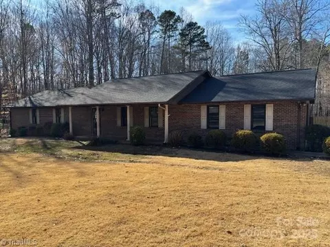 269 Farmland Rd, Mocksville, NC 27028