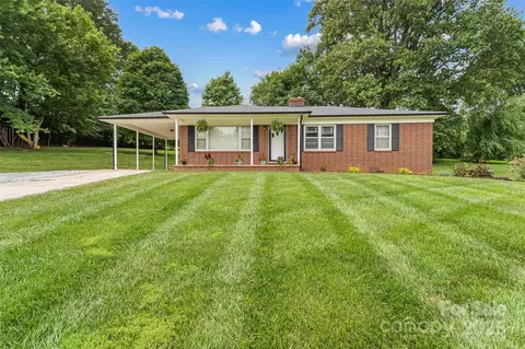 2777 Pax Hill Rd, Morganton, NC 28655