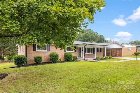 404 Kings Dr, Cherryville, NC 28021