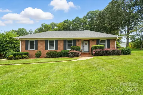 2111 Linalda Ct, Charlotte, NC 28214