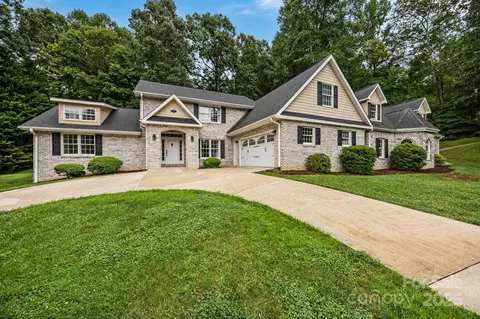 111 Nathan Ct, Fletcher, NC 28732