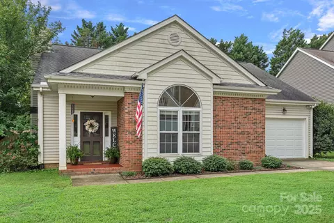 145 Ashford Hollow Ln, Mooresville, NC 28117