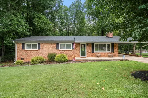 4416 Dawnwood Dr, Gastonia, NC 28056