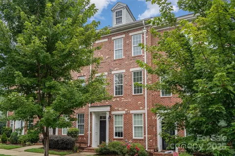 9444 Kings Parade Blvd, Charlotte, NC 28273