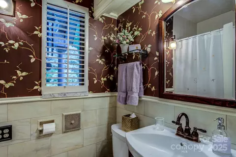 Bath - 216 Cherry Dr, Boone, NC 28607 photo 1 of 5
