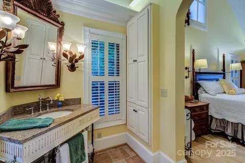 Bath - 216 Cherry Dr, Boone, NC 28607 photo 2 of 5