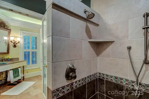 Bath - 216 Cherry Dr, Boone, NC 28607 photo 4 of 5