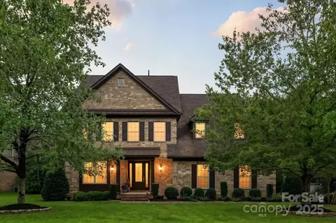 912 Oleander Ln, Waxhaw, NC 28173