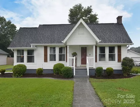 2004 Pennsylvania Ave, Kannapolis, NC 28083