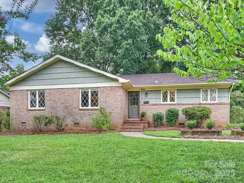 1620 Tamworth Dr, Charlotte, NC 28210