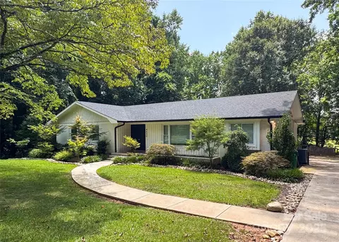4640 Town And Country Dr, Charlotte, NC 28226