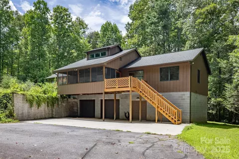 1044 Belvidere Ln, Morganton, NC 28655
