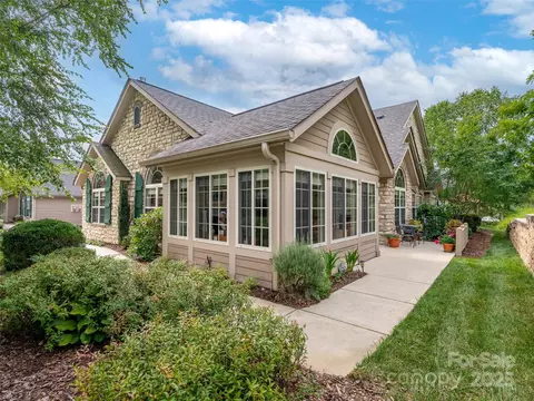 32 Mountain Meadow Cir, Weaverville, NC 28787