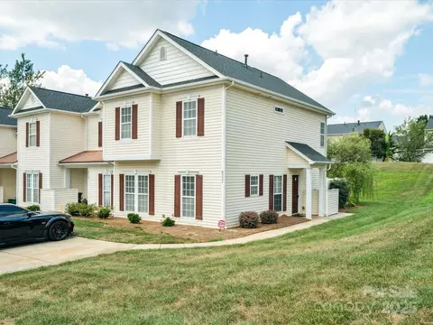8337 Washoe Pine Ln, Charlotte, NC 28215