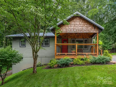 377 Plott Mountain Rd, Waynesville, NC 28786