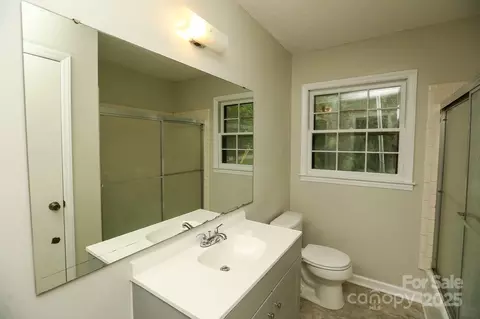 Bath - 101 Hemlock Dr, Salisbury, NC 28147 photo 1 of 3