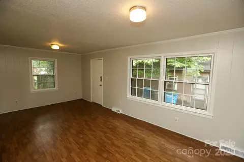 Living - 101 Hemlock Dr, Salisbury, NC 28147 photo 2 of 5