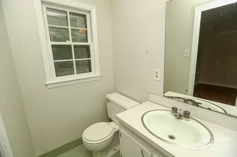 Bath - 101 Hemlock Dr, Salisbury, NC 28147 photo 3 of 3