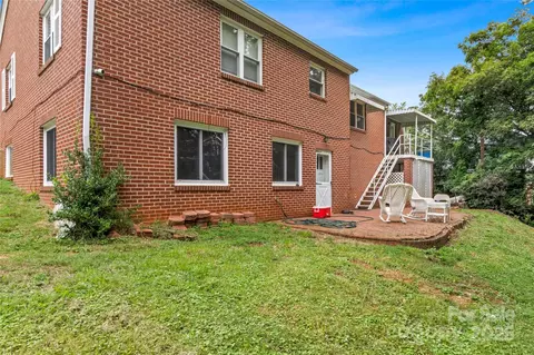 443 W Main St, Elkin, NC 28621 photo 7