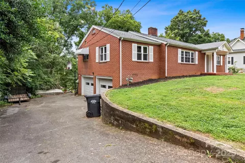 443 W Main St, Elkin, NC 28621 photo 4