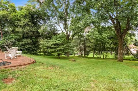 443 W Main St, Elkin, NC 28621 photo 8