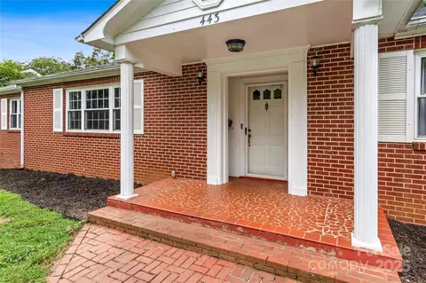 443 W Main St, Elkin, NC 28621 photo 3