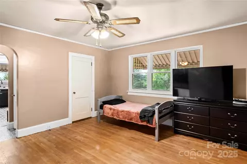 443 W Main St, Elkin, NC 28621 photo 19