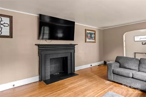 443 W Main St, Elkin, NC 28621 photo 13