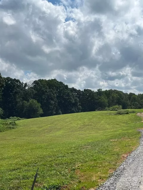 528 Eagle Mills Rd, Hamptonville, NC 27020