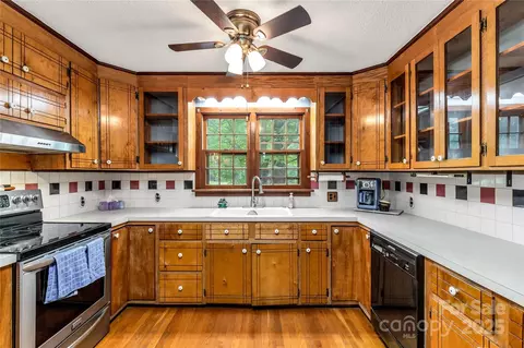 Kitchen - 2163 Golf Course Rd, Lancaster, SC 29720 photo 2 of 3