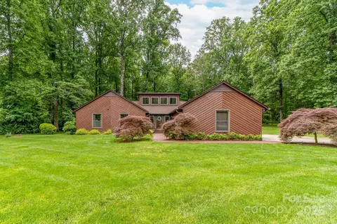 307 Michelle Ln, Mount Holly, NC 28120
