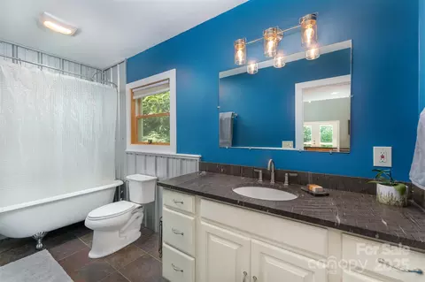 Bath - 15 Shytle Ln, Fletcher, NC 28732 photo 1 of 2