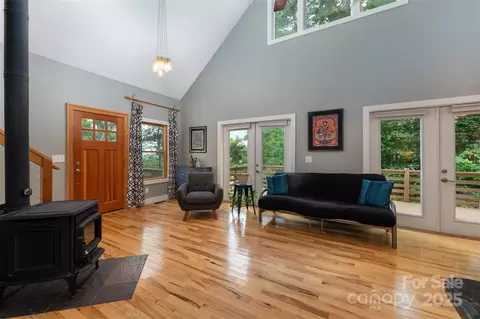 Living - 15 Shytle Ln, Fletcher, NC 28732 photo 2 of 3