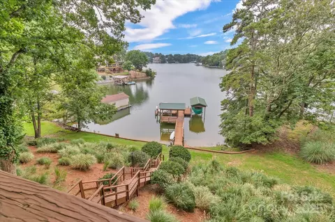 10017 Bora Bora Dr, Fort Mill, SC 29708 photo 2