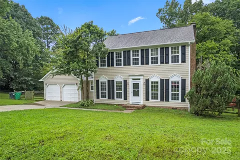 2813 Silkstream Ln, Charlotte, NC 28262