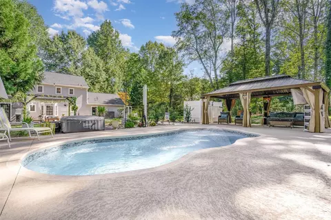 8017 Appaloosa Ln, Charlotte, NC 28215