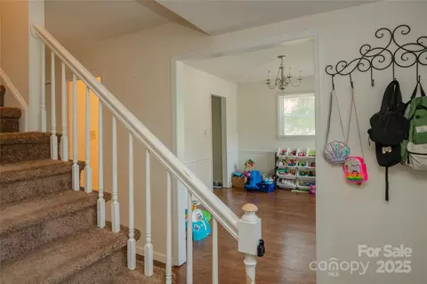 Entry Way - 427 Willow Rd, Salisbury, NC 28147 photo 1 of 2