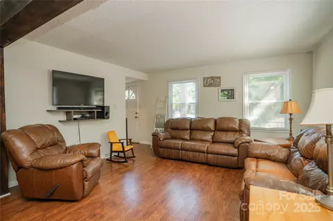 Living - 427 Willow Rd, Salisbury, NC 28147 photo 1 of 2
