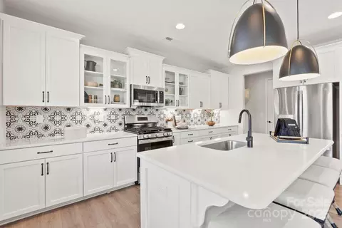 197 Holsworthy Dr, Mooresville, NC 28115