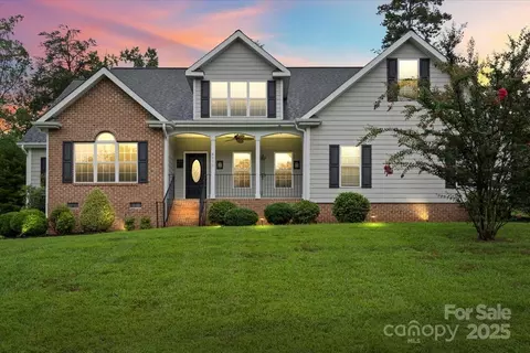 4070 Harmattan Dr, Denver, NC 28037
