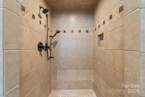Bath - 4070 Harmattan Dr, Denver, NC 28037 photo 1 of 2
