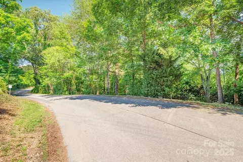 99999 Yost St, Weaverville, NC 28787