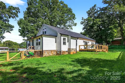 2269 Drexel Heights St, Morganton, NC 28655