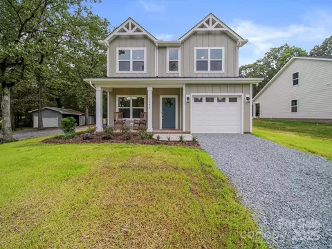 1142 Forest Dr, Marshville, NC 28103