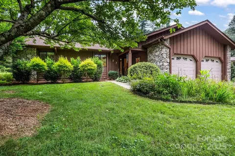 27 Poplar Ct, Hendersonville, NC 28792
